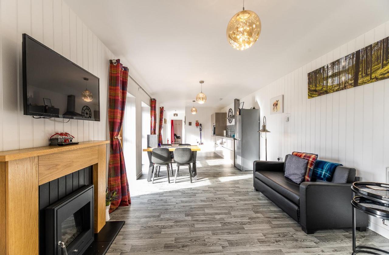 Fairview Farm Holiday Accommodation 14 Luxury Lodges, Cabins, Dog Friendly, Suitable For Couples, Families And Groups, Wedding Guests , Corporate Events, Sleeps 2-65 Guests In Ravenshead, Nottingham Near Sherwood Forest, Set In 88 Acres Esterno foto