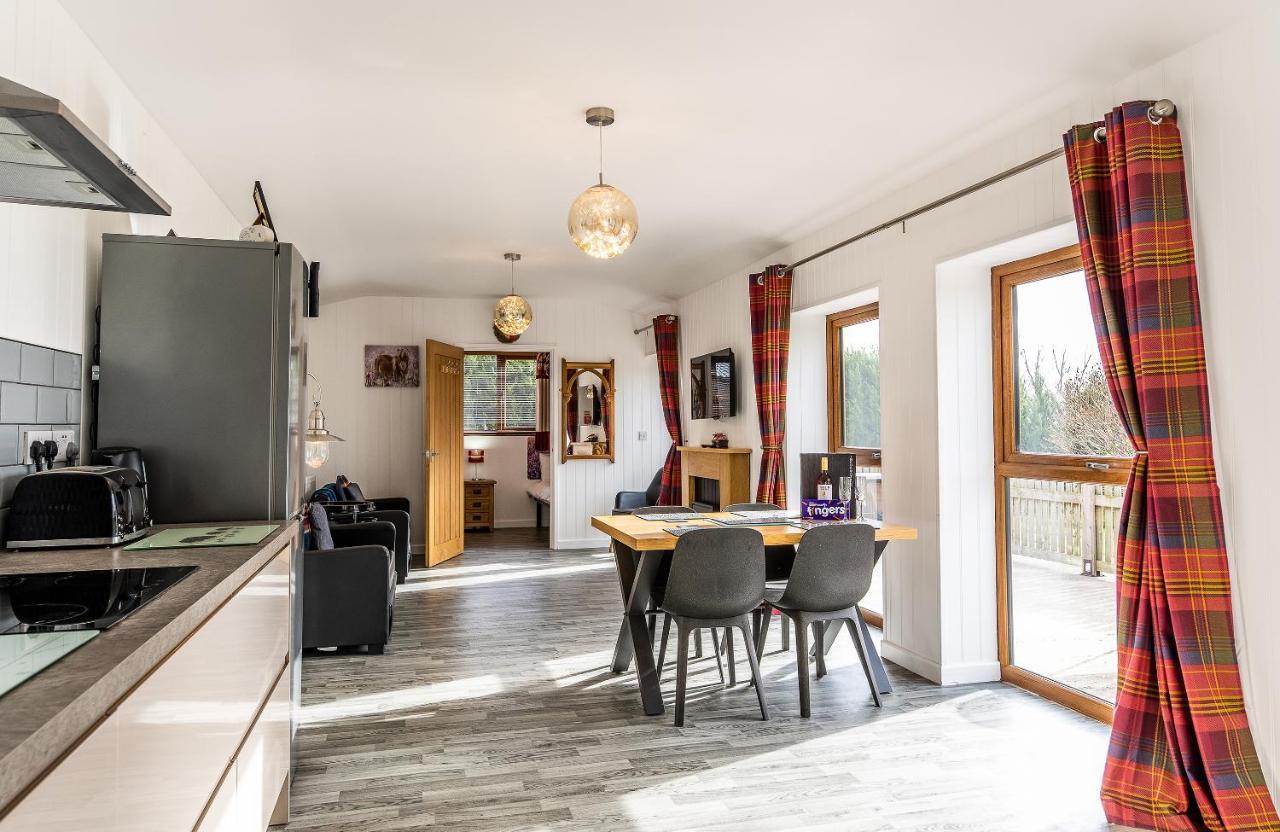 Fairview Farm Holiday Accommodation 14 Luxury Lodges, Cabins, Dog Friendly, Suitable For Couples, Families And Groups, Wedding Guests , Corporate Events, Sleeps 2-65 Guests In Ravenshead, Nottingham Near Sherwood Forest, Set In 88 Acres Esterno foto