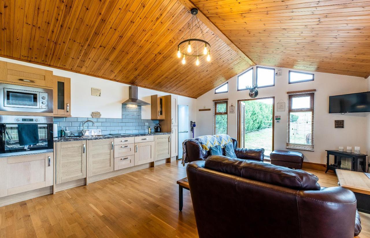Fairview Farm Holiday Accommodation 14 Luxury Lodges, Cabins, Dog Friendly, Suitable For Couples, Families And Groups, Wedding Guests , Corporate Events, Sleeps 2-65 Guests In Ravenshead, Nottingham Near Sherwood Forest, Set In 88 Acres Esterno foto