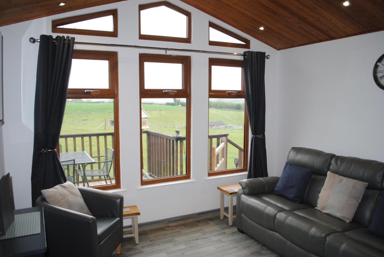 Fairview Farm Holiday Accommodation 14 Luxury Lodges, Cabins, Dog Friendly, Suitable For Couples, Families And Groups, Wedding Guests , Corporate Events, Sleeps 2-65 Guests In Ravenshead, Nottingham Near Sherwood Forest, Set In 88 Acres Esterno foto