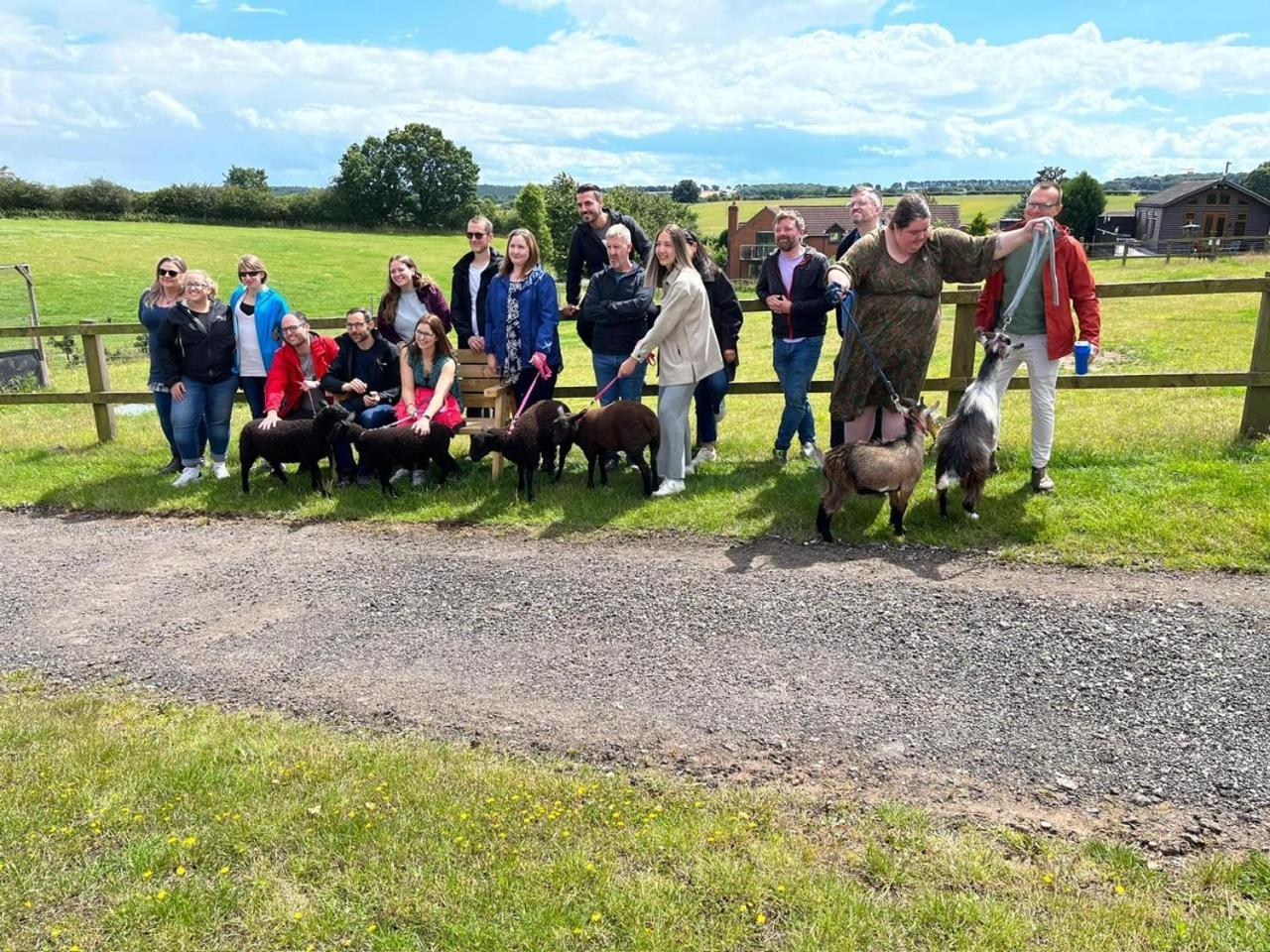 Fairview Farm Holiday Accommodation 14 Luxury Lodges, Cabins, Dog Friendly, Suitable For Couples, Families And Groups, Wedding Guests , Corporate Events, Sleeps 2-65 Guests In Ravenshead, Nottingham Near Sherwood Forest, Set In 88 Acres Esterno foto