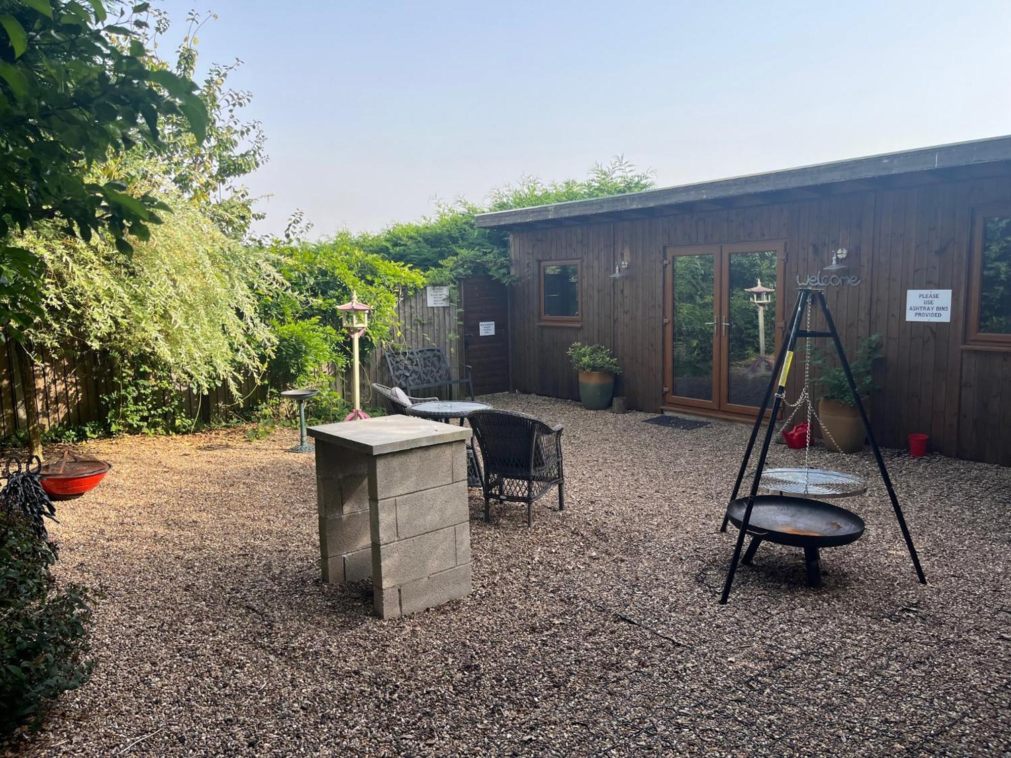 Fairview Farm Holiday Accommodation 14 Luxury Lodges, Cabins, Dog Friendly, Suitable For Couples, Families And Groups, Wedding Guests , Corporate Events, Sleeps 2-65 Guests In Ravenshead, Nottingham Near Sherwood Forest, Set In 88 Acres Esterno foto