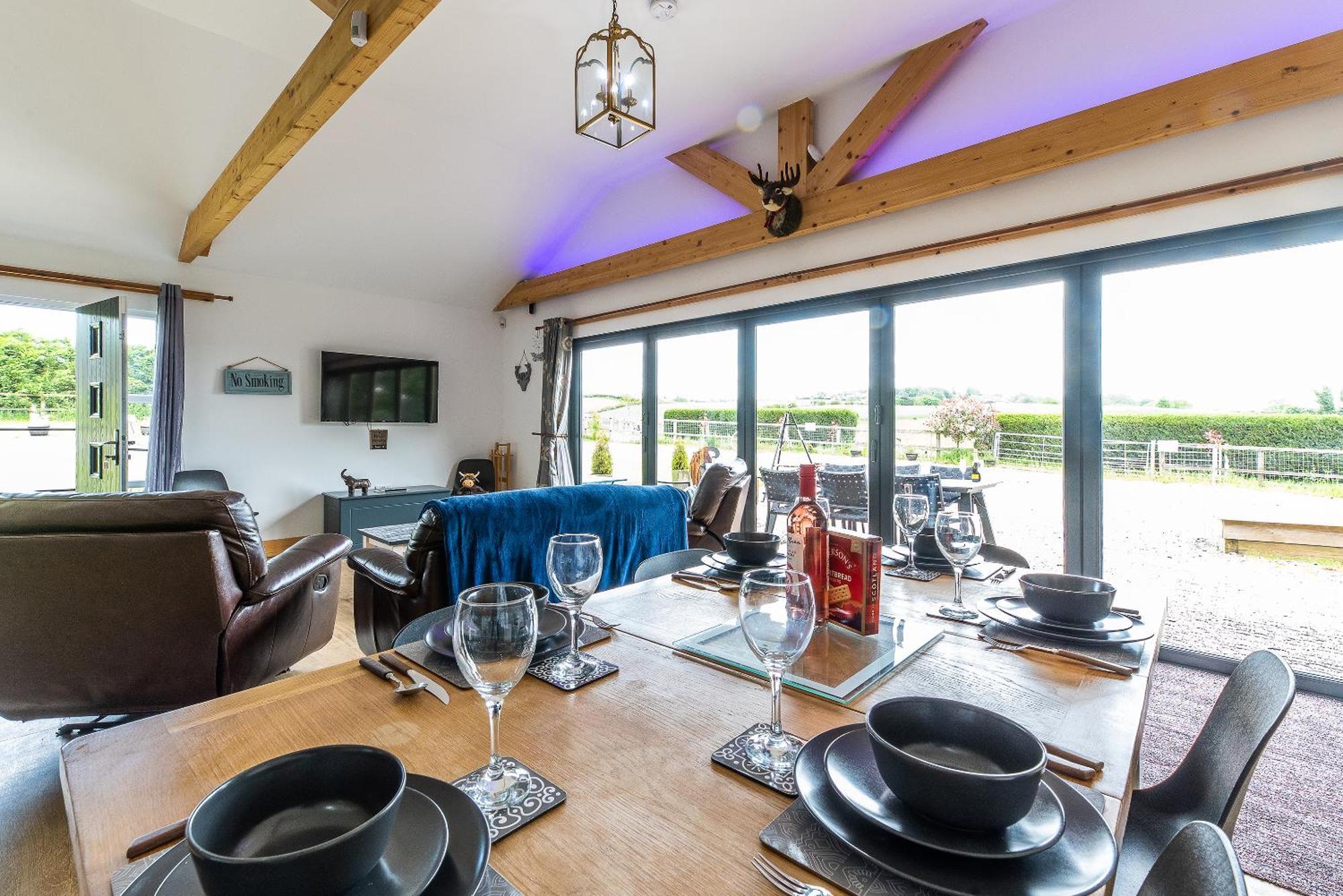 Fairview Farm Holiday Accommodation 14 Luxury Lodges, Cabins, Dog Friendly, Suitable For Couples, Families And Groups, Wedding Guests , Corporate Events, Sleeps 2-65 Guests In Ravenshead, Nottingham Near Sherwood Forest, Set In 88 Acres Esterno foto
